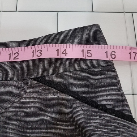 Tahari Gray Pant Suit 6P - Picture 10 of 16